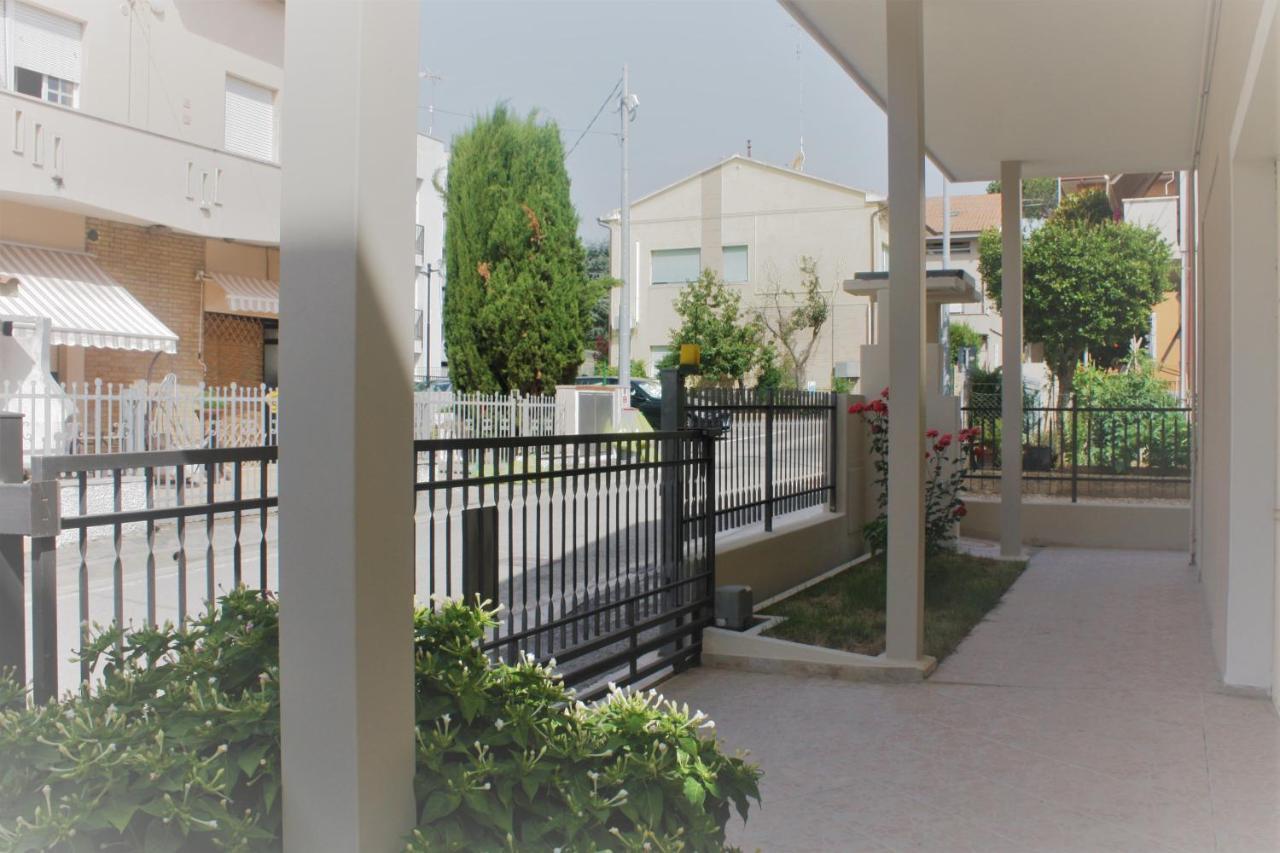 Maruru B & B Dell'Arte Civitanova Marche Luaran gambar